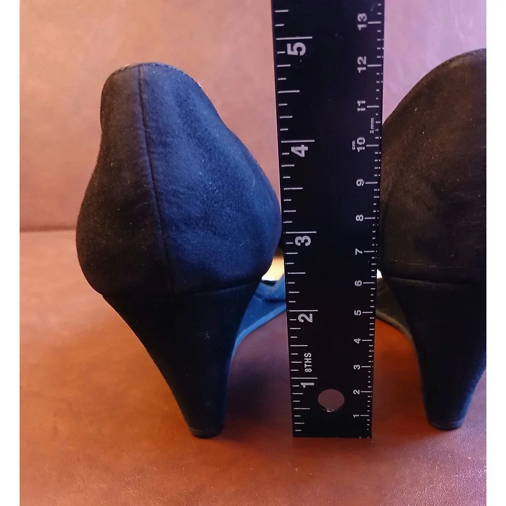 Kelly & Katie Womens Black Faux Suede Pointed Toe D'Orsay Wedge Pumps‎ Heels 3in